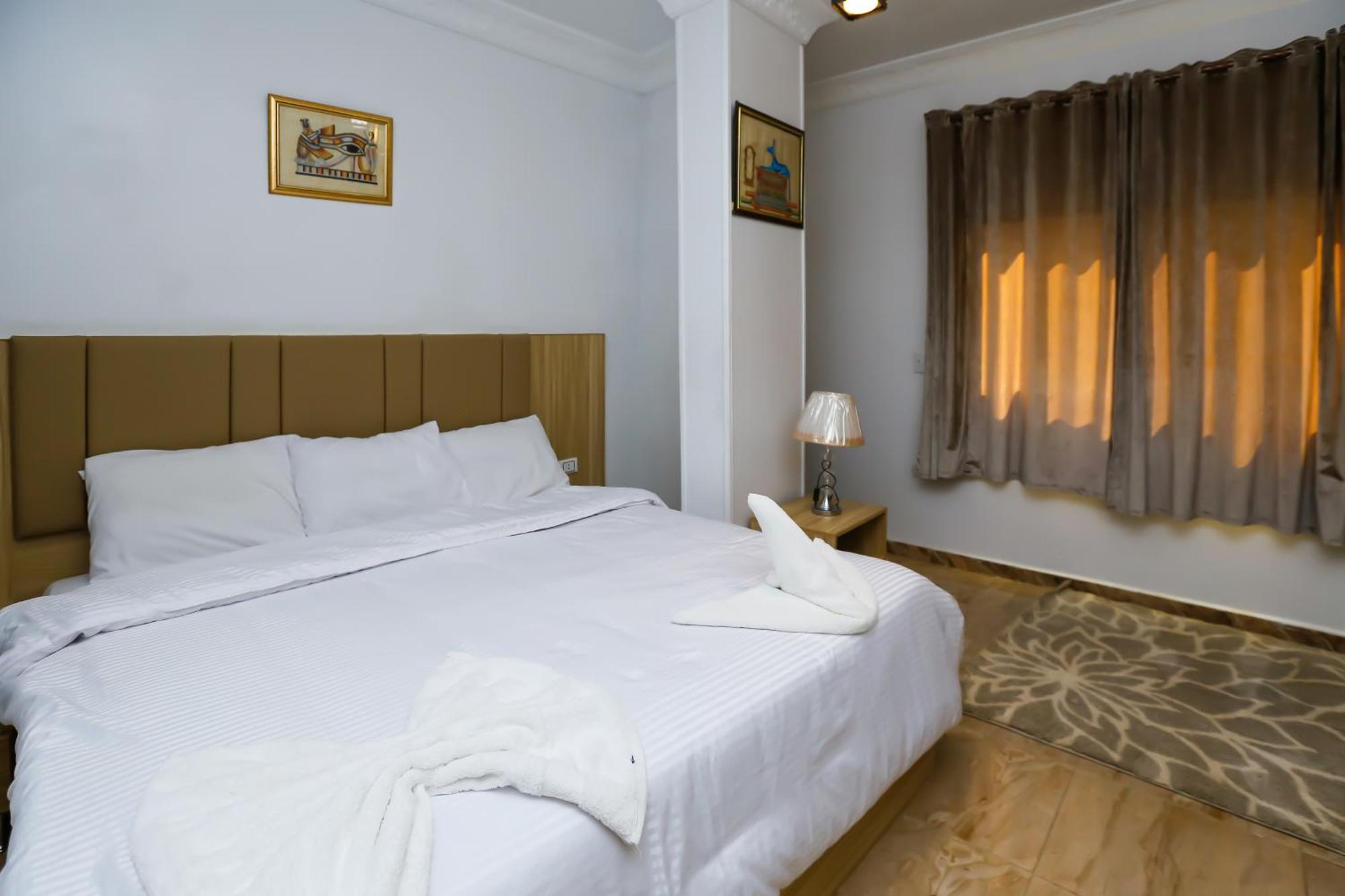 Pyramids Express View Hotel Kafret el-Gabal Buitenkant foto