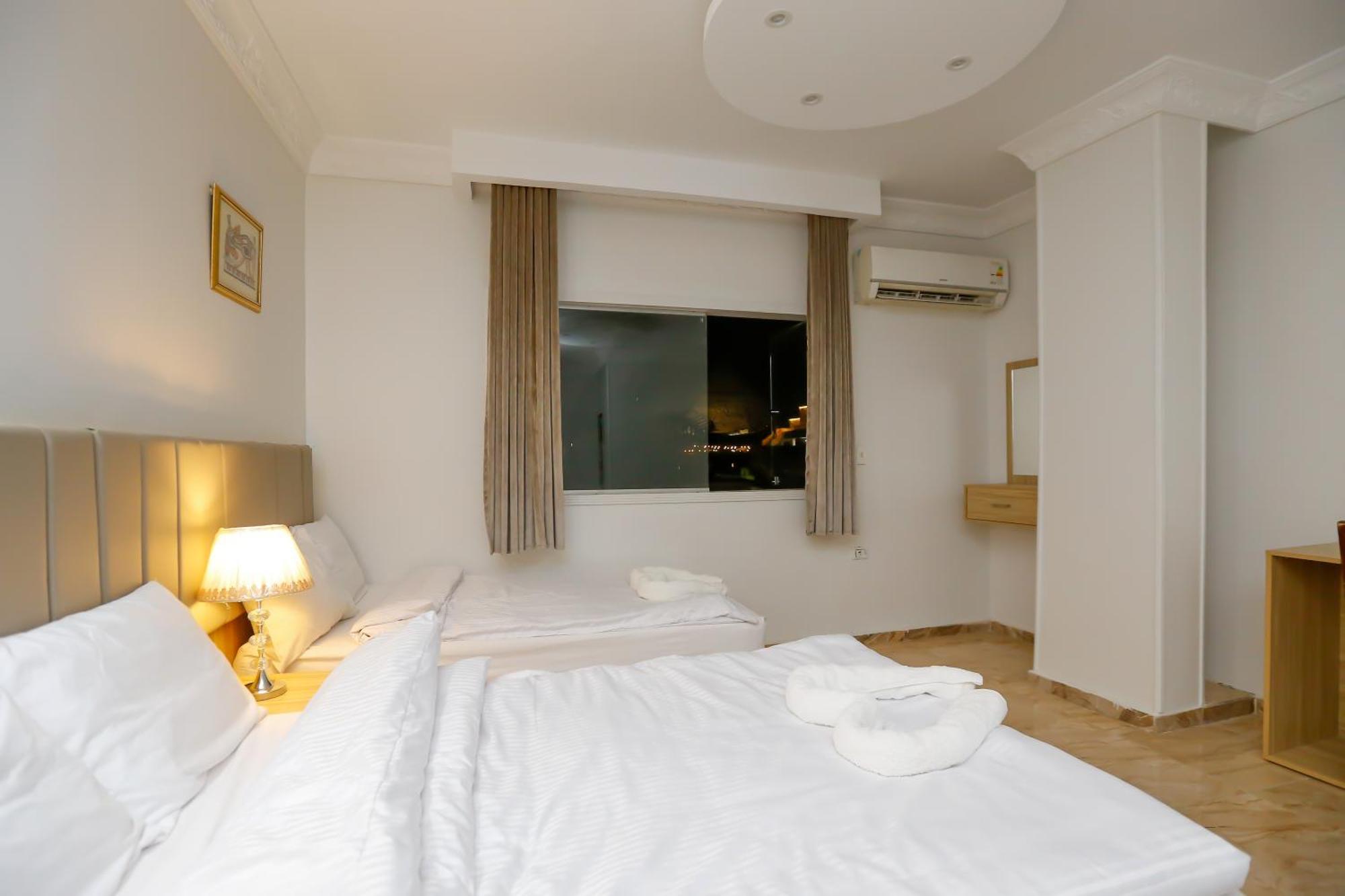Pyramids Express View Hotel Kafret el-Gabal Buitenkant foto